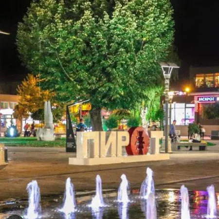 Lejlighed Black And White