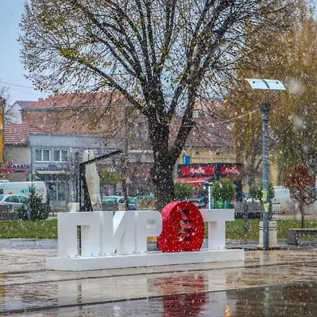 Black And White * Pirot