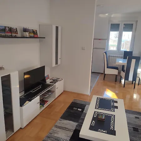 Lejlighed Black And White