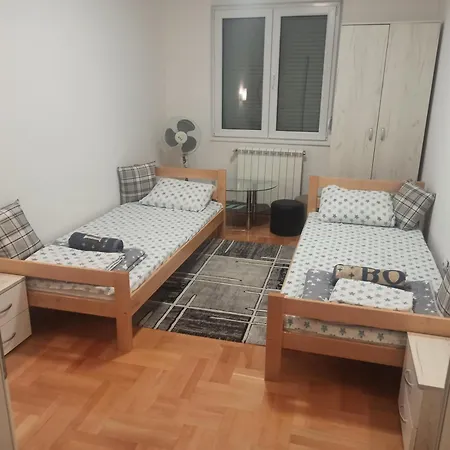 Black And White Apartment Pirot