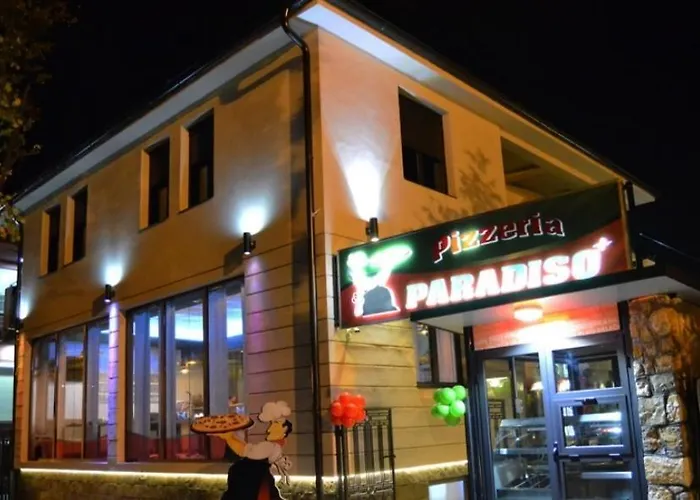 Black And White شقة بايرت