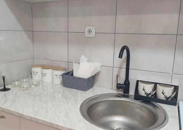 شقة Black And White بايرت