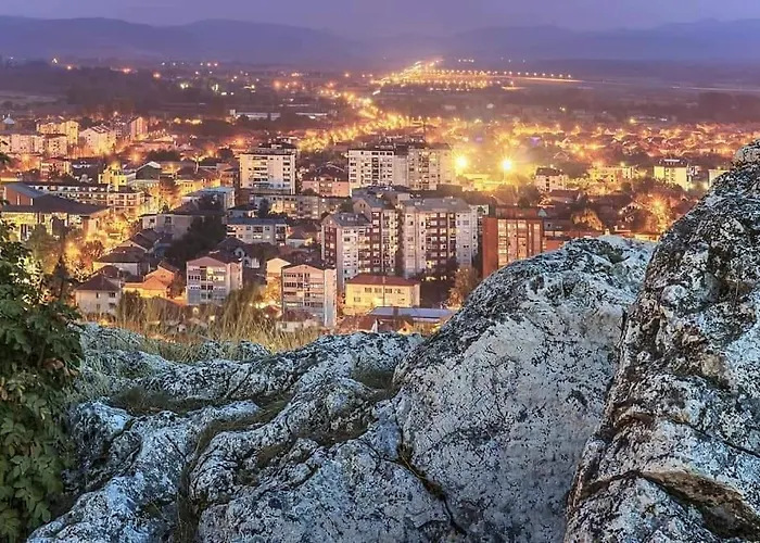 شقة Black And White *